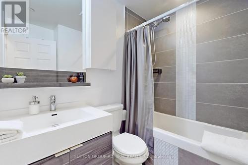 301 - 28 Avondale Avenue, Toronto, ON - Indoor Photo Showing Bathroom