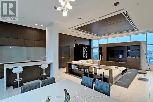 301 - 28 Avondale Avenue, Toronto, ON - Indoor Photo Showing Dining Room