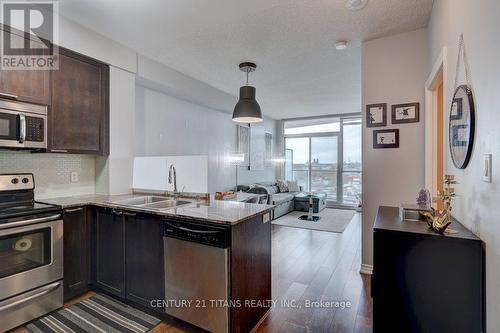 709 - 1328 Birchmount Road, Toronto, ON - Indoor Photo Showing Kitchen With Double Sink With Upgraded Kitchen