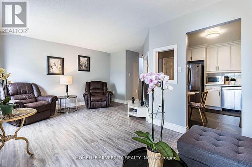 50 O'Leary Court, New Tecumseth, ON - Indoor Photo Showing Living Room