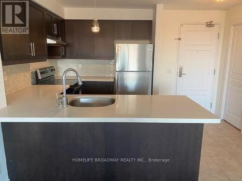 503 - 350 Red Maple Road, Richmond Hill, ON - Indoor Photo Showing Kitchen