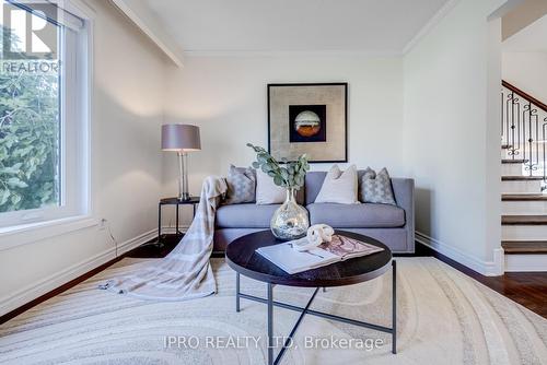 43 Grassington Crescent, Brampton, ON - Indoor Photo Showing Living Room