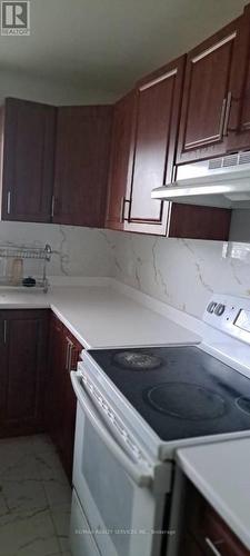 99 - 105 Hansen Road N, Brampton, ON - Indoor Photo Showing Kitchen