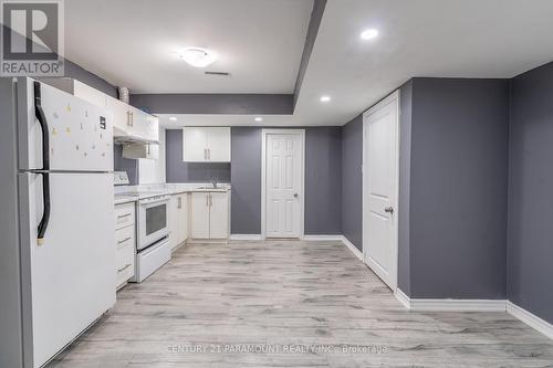 69 Narrow Valley Crescent, Brampton, ON - Indoor Photo Showing Kitchen