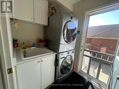 1083 Bur Oak Avenue, Markham, ON - Indoor Photo Showing Laundry Room