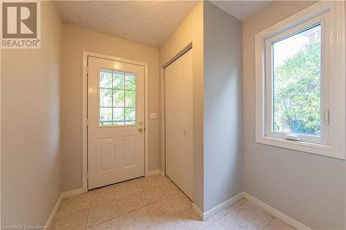 Entryway featuring a textured ceiling - 421 Beaver Creek Road, Waterloo, ON - Indoor Photo Showing Other Room