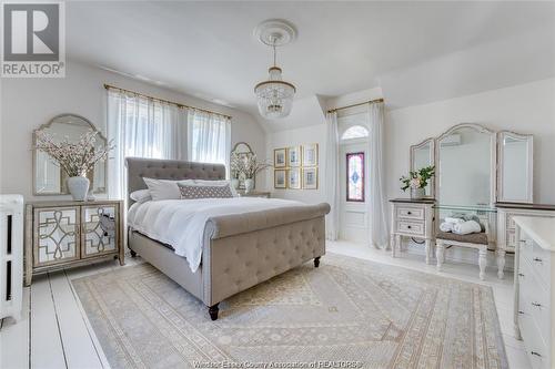 90 Main Street East, Kingsville, ON - Indoor Photo Showing Bedroom