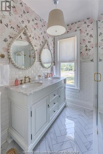 90 Main Street East, Kingsville, ON - Indoor Photo Showing Bathroom