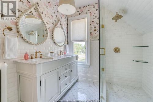 90 Main Street East, Kingsville, ON - Indoor Photo Showing Bathroom