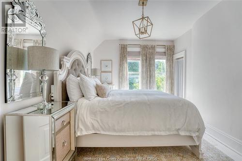 90 Main Street East, Kingsville, ON - Indoor Photo Showing Bedroom