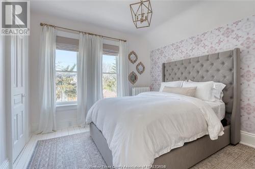 90 Main Street East, Kingsville, ON - Indoor Photo Showing Bedroom