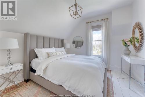 90 Main Street East, Kingsville, ON - Indoor Photo Showing Bedroom