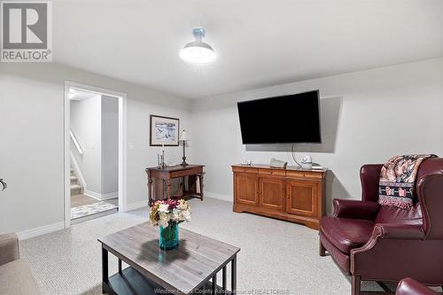 109 Crosswinds, Kingsville, ON - Indoor Photo Showing Living Room