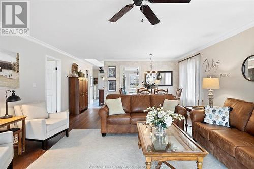 109 Crosswinds, Kingsville, ON - Indoor Photo Showing Living Room