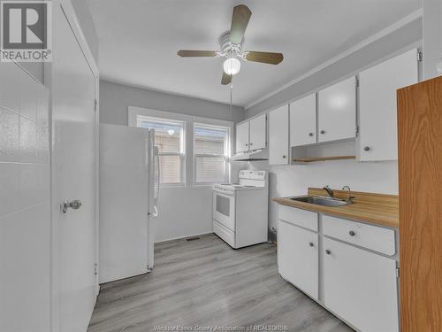 1170-1172 Hickory Road, Windsor, ON - Indoor Photo Showing Kitchen