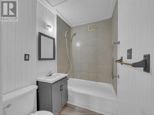 1170-1172 Hickory Road, Windsor, ON - Indoor Photo Showing Bathroom