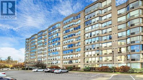 107 - 175 Cedar Avenue, Richmond Hill, ON - Outdoor With Facade