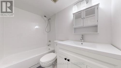 107 - 175 Cedar Avenue, Richmond Hill, ON - Indoor Photo Showing Bathroom