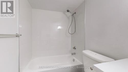 107 - 175 Cedar Avenue, Richmond Hill, ON - Indoor Photo Showing Bathroom