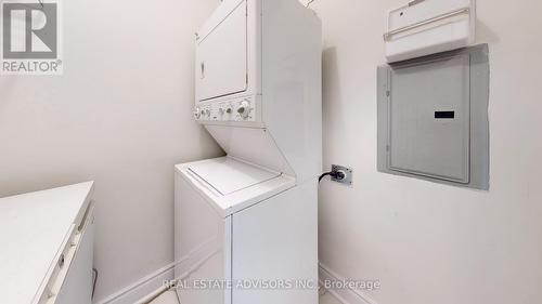 107 - 175 Cedar Avenue, Richmond Hill, ON - Indoor Photo Showing Laundry Room