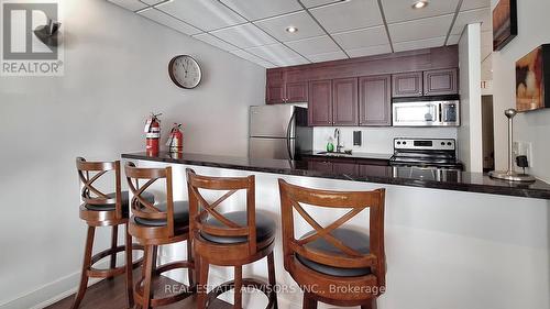 107 - 175 Cedar Avenue, Richmond Hill, ON - Indoor Photo Showing Kitchen