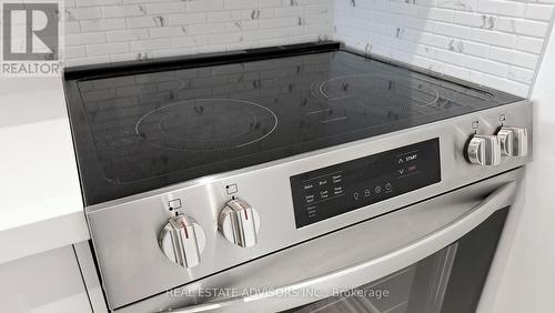 107 - 175 Cedar Avenue, Richmond Hill, ON - Indoor Photo Showing Kitchen