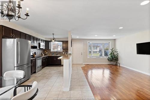 2739 Alexis, Windsor, ON - Indoor Photo Showing Kitchen