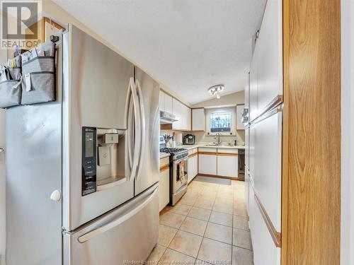 9645 Midfield, Windsor, ON - Indoor Photo Showing Kitchen