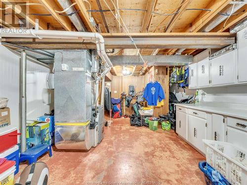 9645 Midfield, Windsor, ON - Indoor Photo Showing Basement