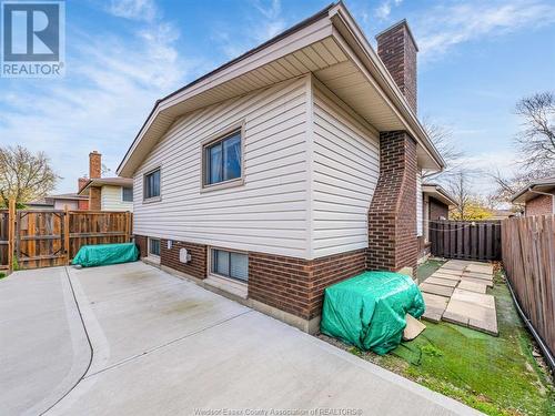 9645 Midfield, Windsor, ON - Outdoor With Exterior