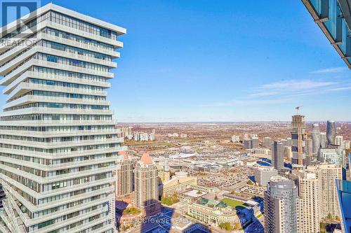 5411 - 3883 Quartz Road, Mississauga, ON - Outdoor With Balcony