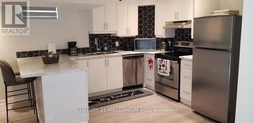 Bsmt - 5900 Greensboro Drive, Mississauga, ON - Indoor Photo Showing Kitchen