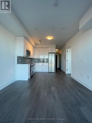 524 - 2343 Khalsa Gate, Oakville, ON - Indoor Photo Showing Kitchen