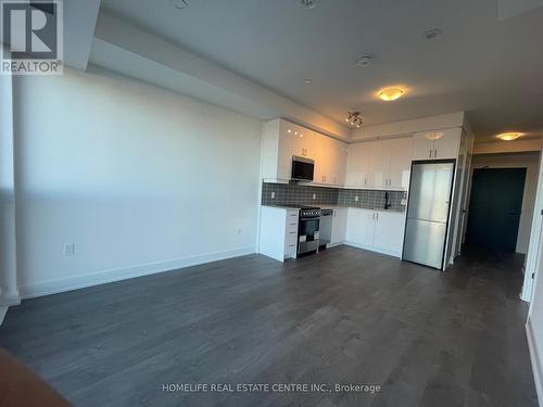 524 - 2343 Khalsa Gate, Oakville, ON - Indoor Photo Showing Kitchen