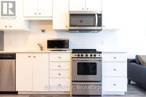 101 - 110 Ferugus Avenue, Kitchener, ON - Indoor Photo Showing Kitchen