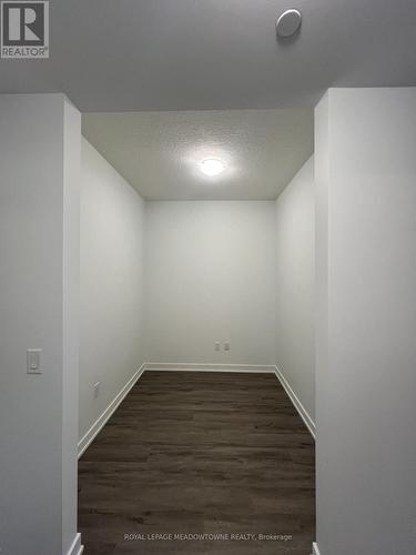 403 - 600 North Service Road, Hamilton, ON - Indoor Photo Showing Other Room