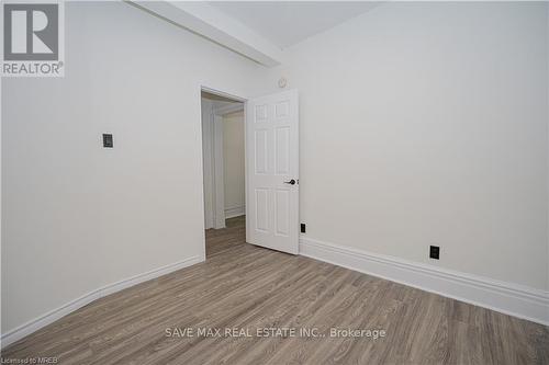 710 Adelaide Street N, London, ON - Indoor Photo Showing Other Room