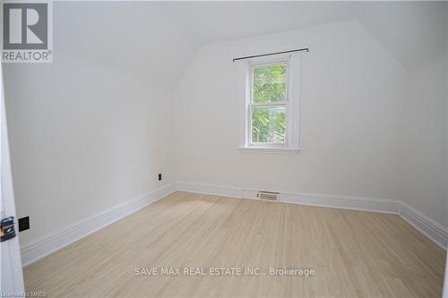 710 Adelaide Street N, London, ON - Indoor Photo Showing Other Room