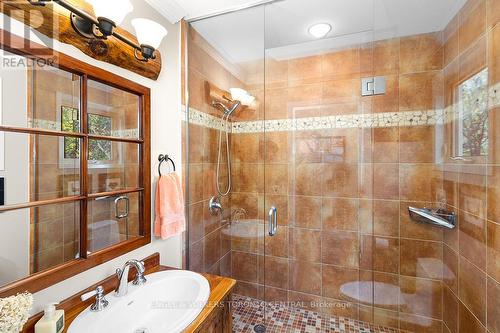 125 Pioneer Lane, Blue Mountains, ON - Indoor Photo Showing Bathroom