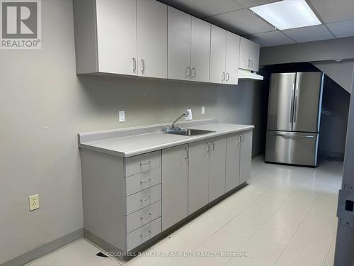 93 Main Street, Chatham-Kent, ON - Indoor Photo Showing Kitchen