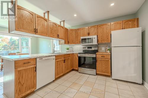 46 Patricia Avenue, Barrie, ON - Indoor Photo Showing Kitchen