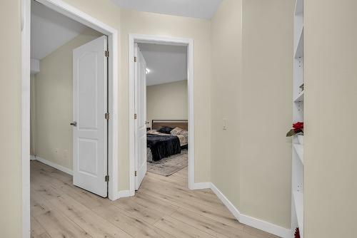 107-980 Dilworth Drive, Kelowna, BC - Indoor Photo Showing Other Room