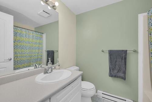 107-980 Dilworth Drive, Kelowna, BC - Indoor Photo Showing Bathroom