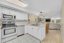 107-980 Dilworth Drive, Kelowna, BC  - Indoor Photo Showing Kitchen 