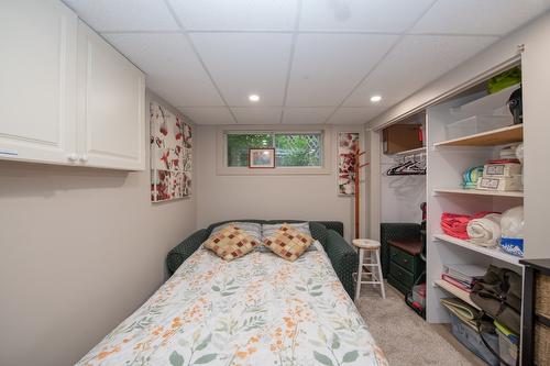 9623 Whitepoint Road, Vernon, BC - Indoor Photo Showing Bedroom