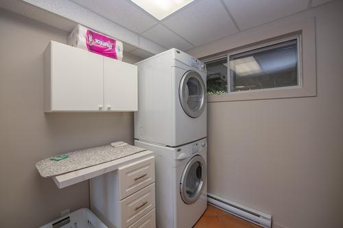 9623 Whitepoint Road, Vernon, BC - Indoor Photo Showing Laundry Room