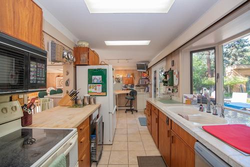 9623 Whitepoint Road, Vernon, BC - Indoor Photo Showing Kitchen