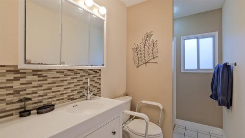 4099 Miller Road, Kelowna, BC - Indoor Photo Showing Bathroom