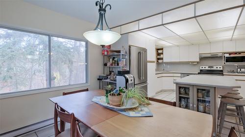 4099 Miller Road, Kelowna, BC - Indoor Photo Showing Dining Room