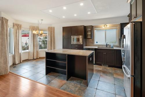 187-1201 Cameron Avenue, Kelowna, BC - Indoor Photo Showing Kitchen